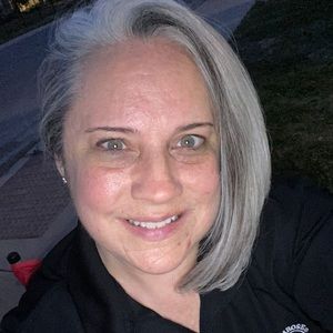 Meet your Posher, Laura